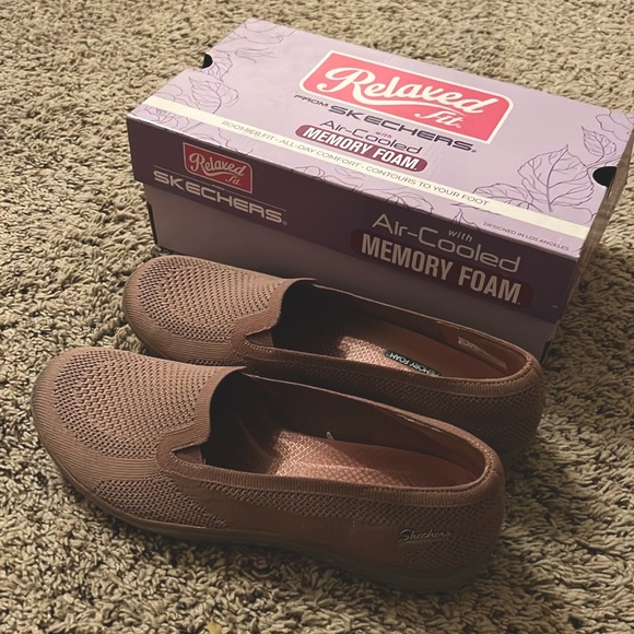 Good condition used shoes- comfortable rose colored slip on shoes - Picture 1 of 6